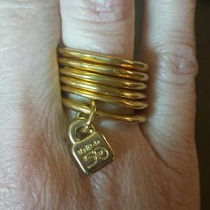 Uno de 50 stackable rings